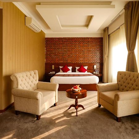 Hotel Dolmaling Kathmandu Bagian luar foto