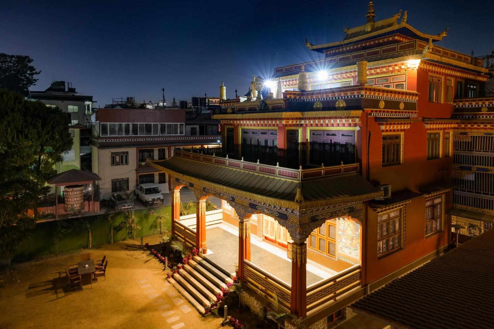 Hotel Dolmaling Kathmandu Bagian luar foto
