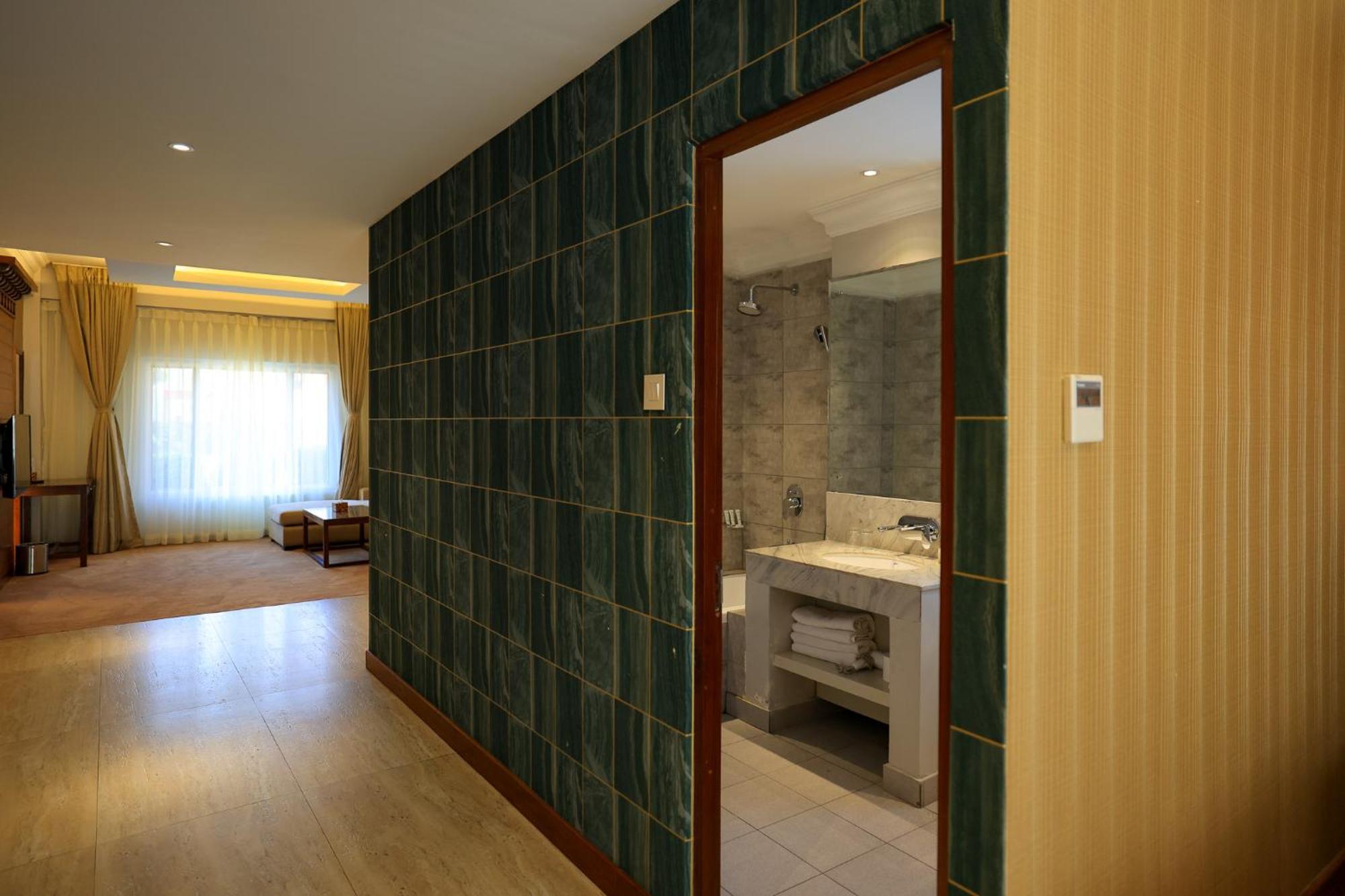 Hotel Dolmaling Kathmandu Bagian luar foto