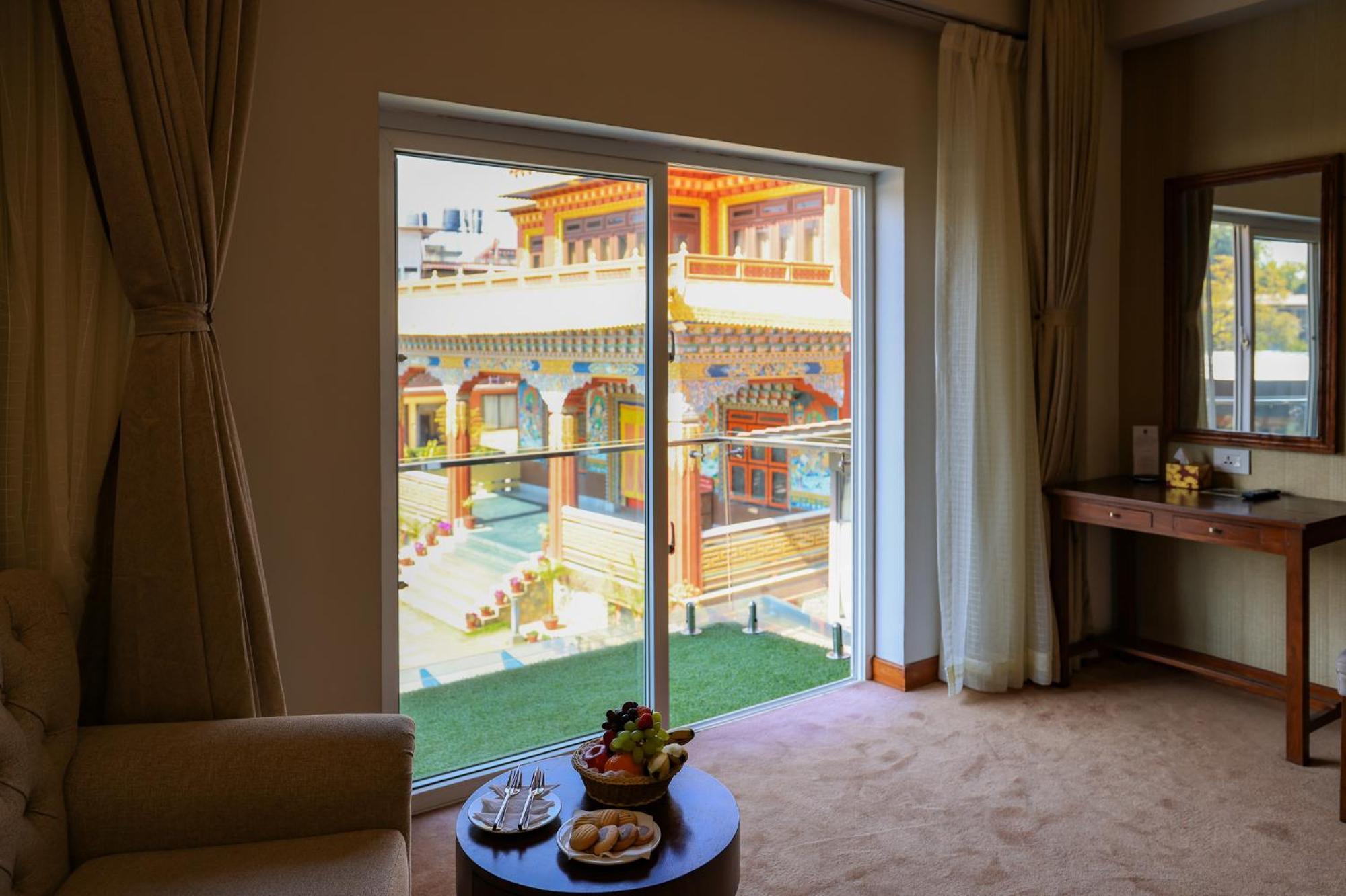 Hotel Dolmaling Kathmandu Bagian luar foto
