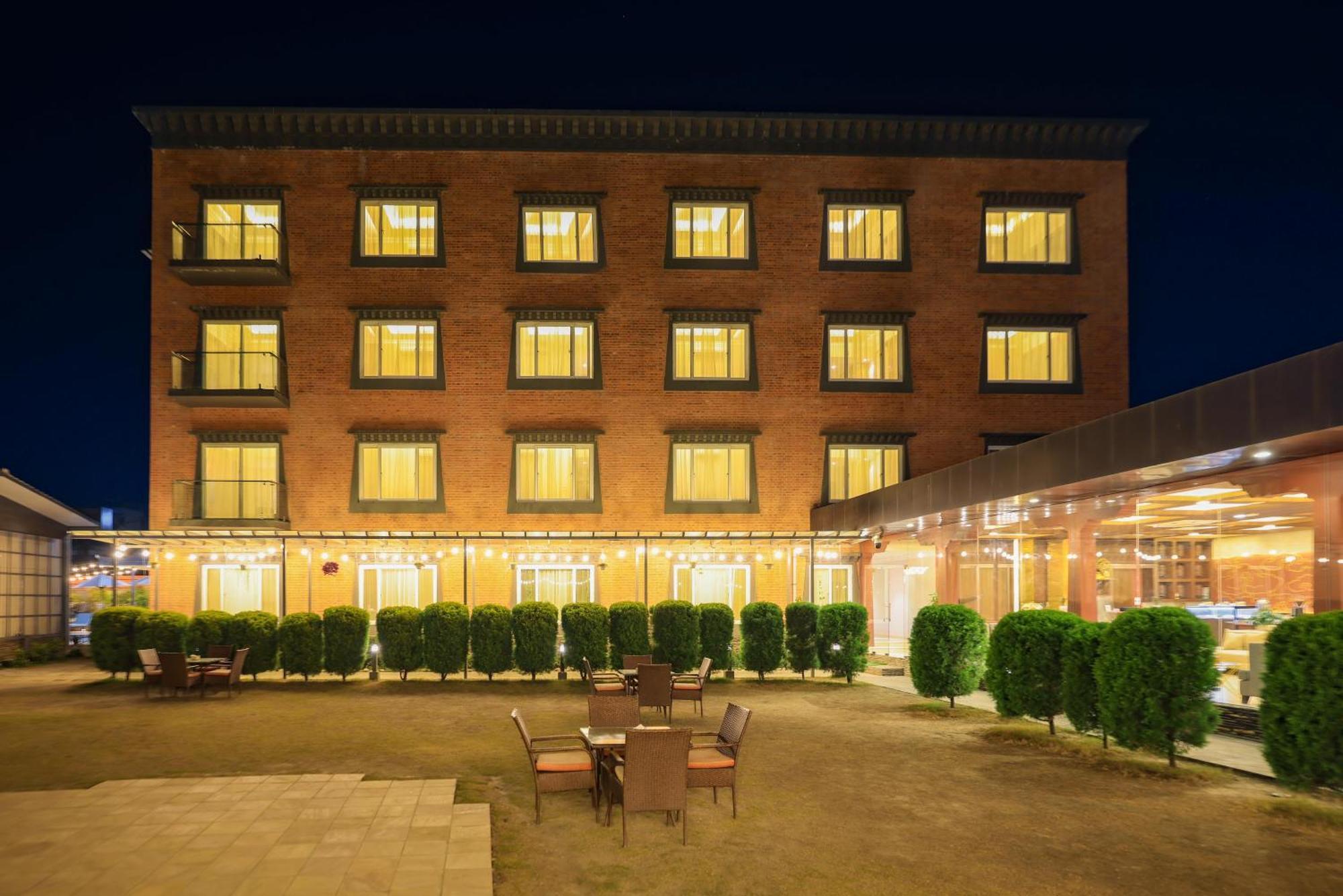 Hotel Dolmaling Kathmandu Bagian luar foto