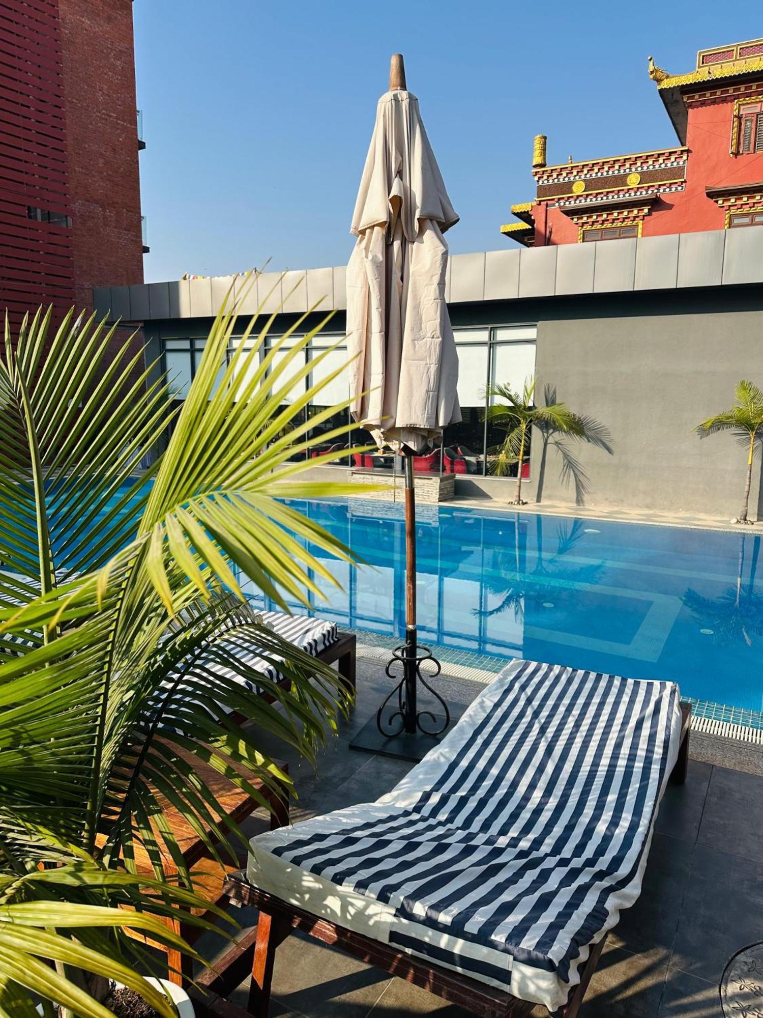 Hotel Dolmaling Kathmandu Bagian luar foto