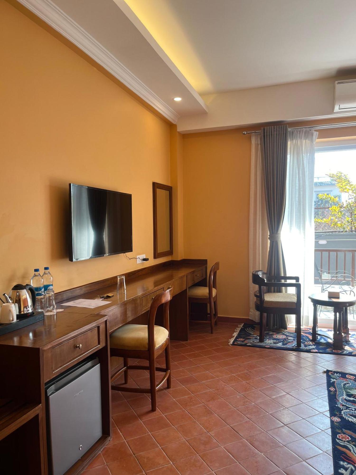 Hotel Dolmaling Kathmandu Bagian luar foto