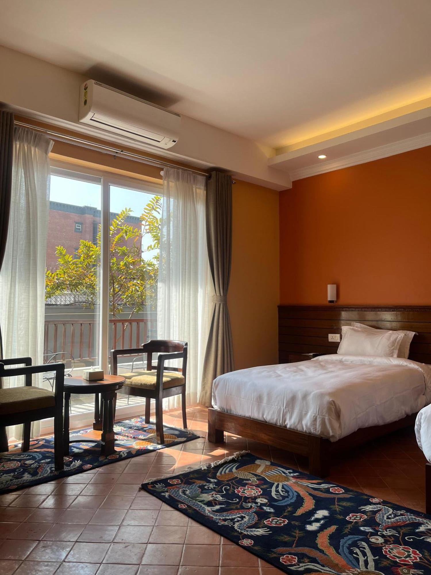 Hotel Dolmaling Kathmandu Bagian luar foto